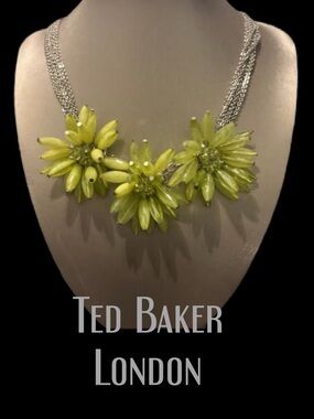 Spectacular Floral Ted Baker Aster Burst Green Daisy Statement Necklace